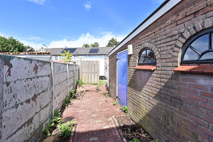 Tussenwoning te koop: Vuntuslaan 77, Loosdrecht