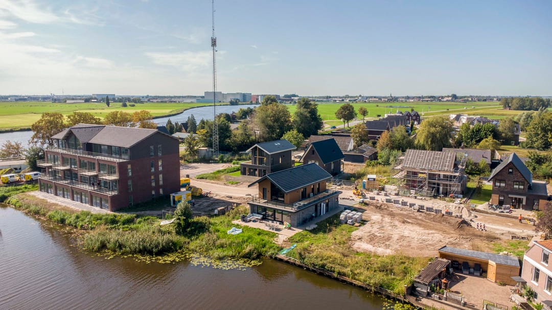 Foto 7 van Westeinde - De Whaa kavels aan vaarwater