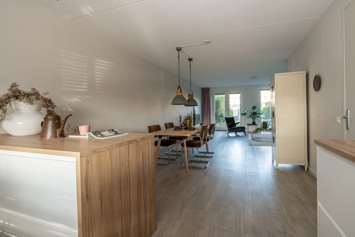 Tussenwoning te koop: Oosterhamrikkade 84T, Groningen