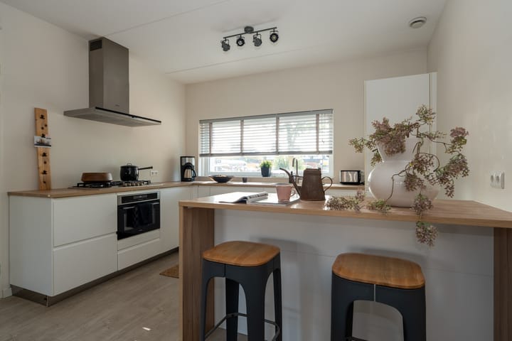 Tussenwoning te koop: Oosterhamrikkade 84T, Groningen