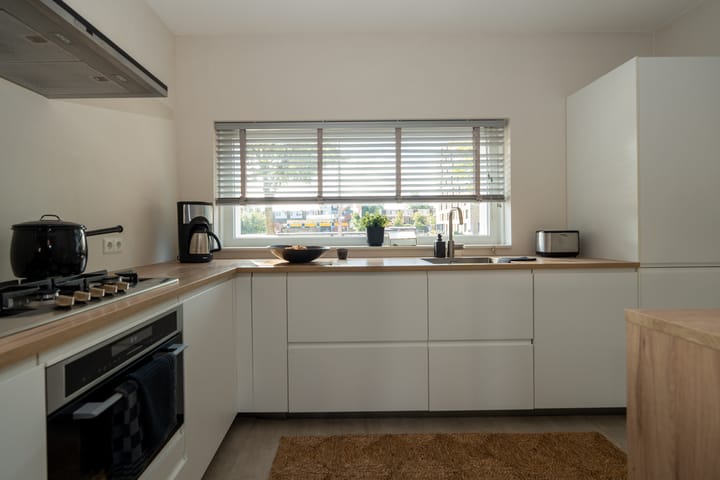 Tussenwoning te koop: Oosterhamrikkade 84T, Groningen
