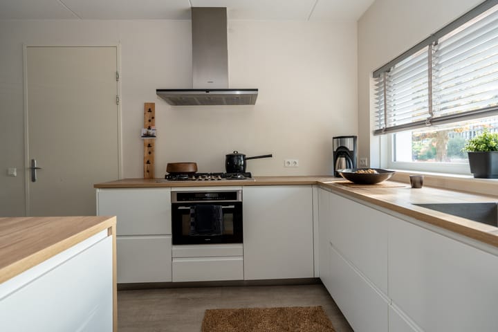 Tussenwoning te koop: Oosterhamrikkade 84T, Groningen