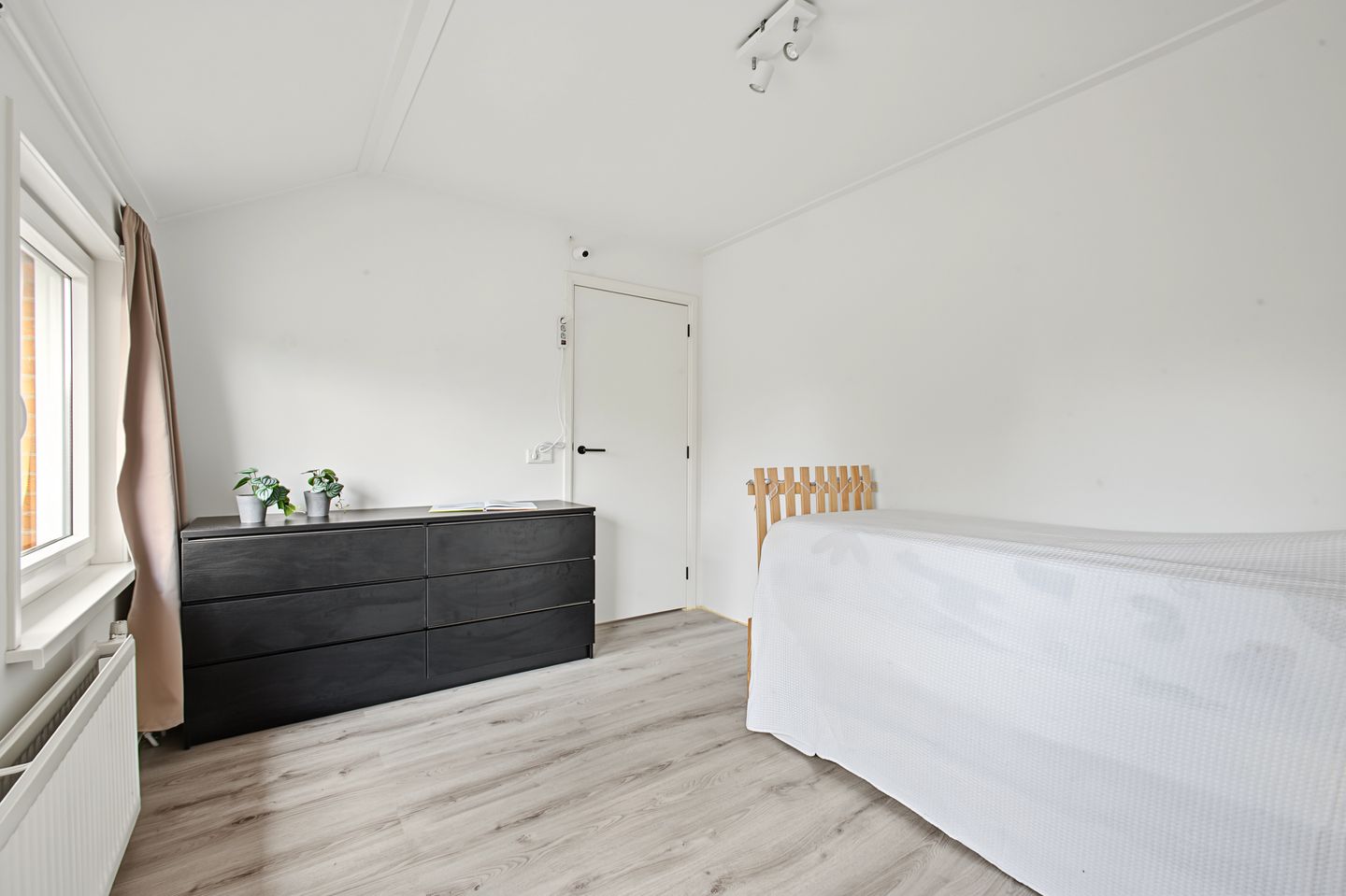 Photo 19 of dr. Leenhoutsstraat 42