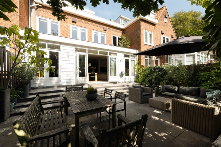 Tussenwoning te koop: Catharina van Clevelaan 29, Amstelveen