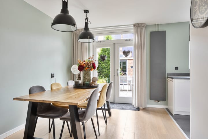 Tussenwoning te koop: Broeklaan 11, Harderwijk
