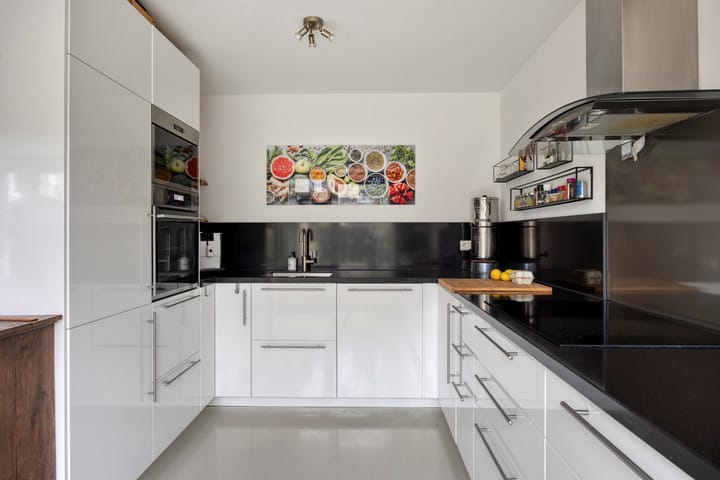Tussenwoning te koop: Louise Michelstraat 5, Arnhem