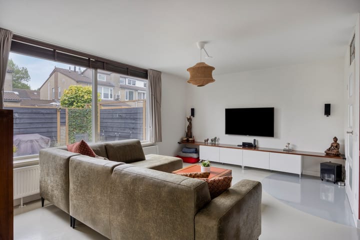 Tussenwoning te koop: Louise Michelstraat 5, Arnhem
