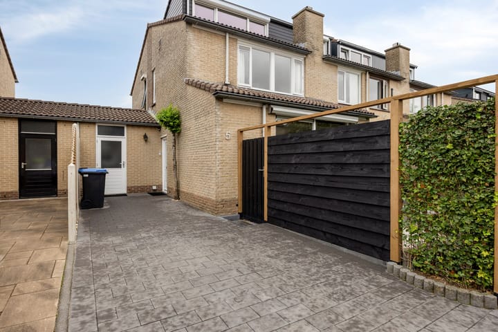 Tussenwoning te koop: Louise Michelstraat 5, Arnhem
