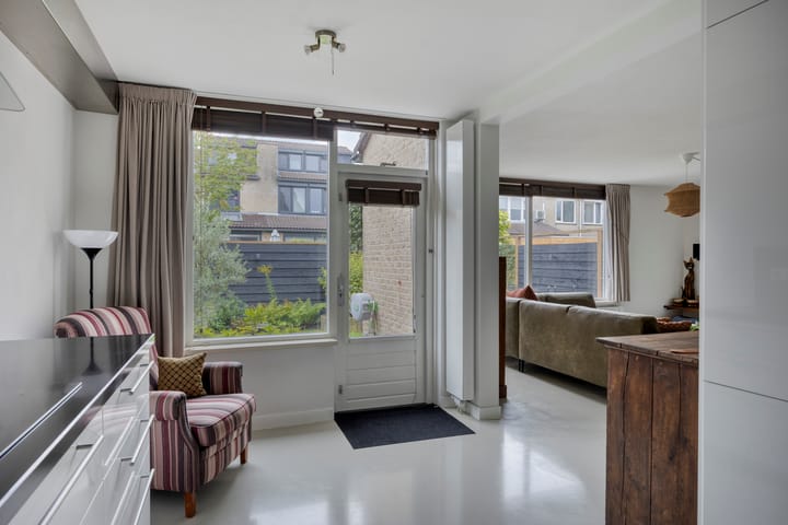 Tussenwoning te koop: Louise Michelstraat 5, Arnhem