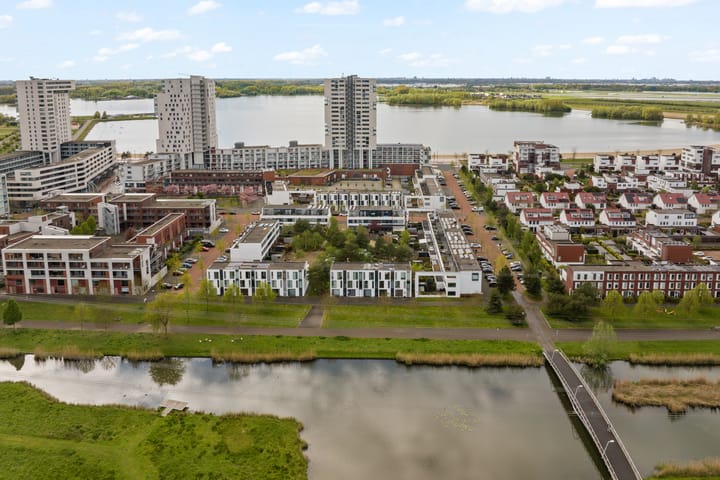 Tussenwoning te koop: Korfoepad 175, Rotterdam