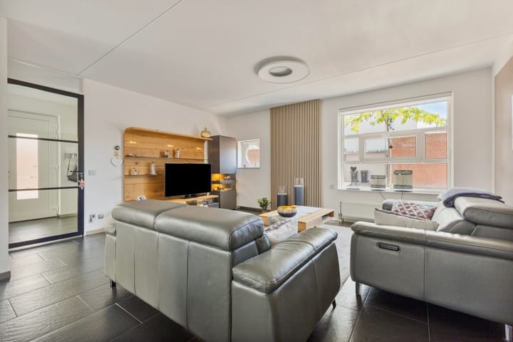 Tussenwoning te koop: Oude Landgraaf Hof 10, Landgraaf
