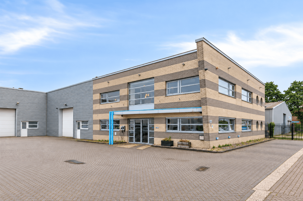 View photo 1 of Stirlingweg 12