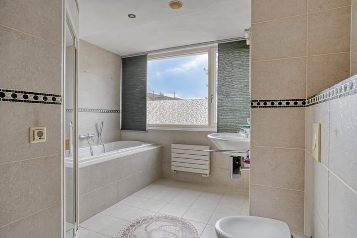 Foto 4 van Adriaan Blommestraat 34