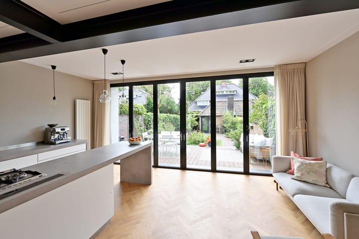 Tussenwoning te koop: van Ostadelaan 34, Naarden