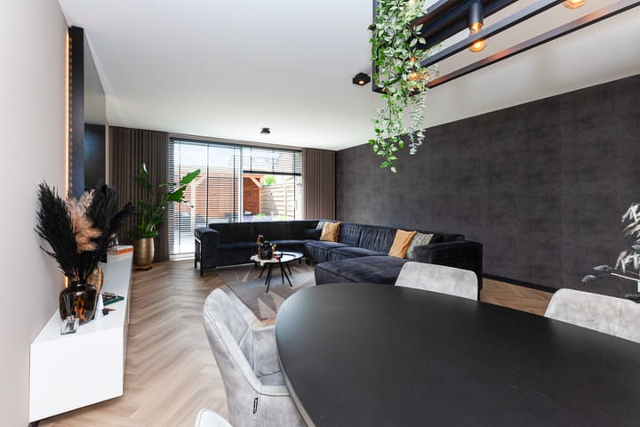 Hoekwoning te koop: Spechtlaan 341, Vlaardingen