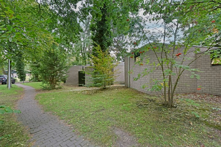 Hoekwoning te koop: Lommerbergen 675, Reuver