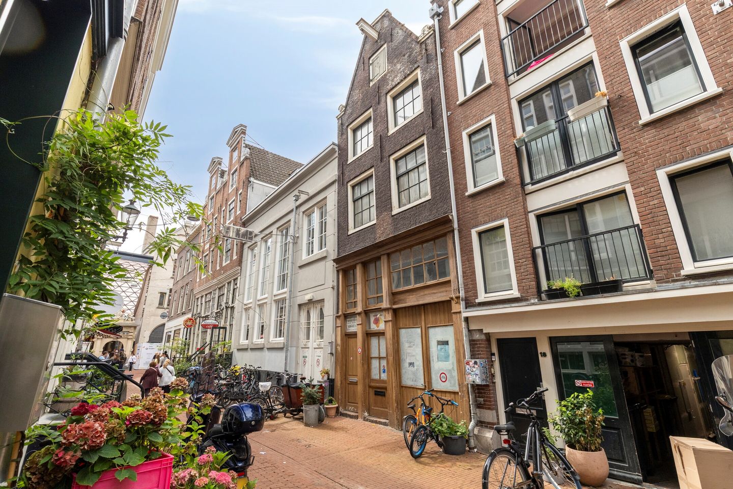 View photo 1 of Voetboogstraat 20-1