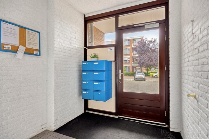 Appartement te koop: Van Beethovenstraat 135, Ridderkerk