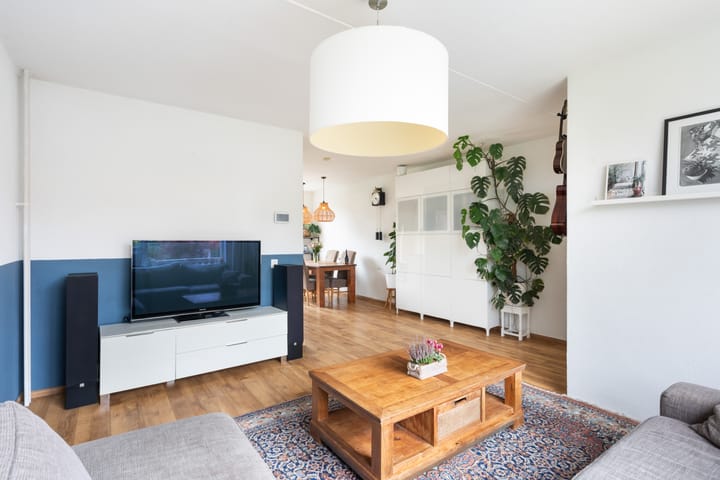 Tussenwoning te koop: Rivierenlaan 93, Pijnacker