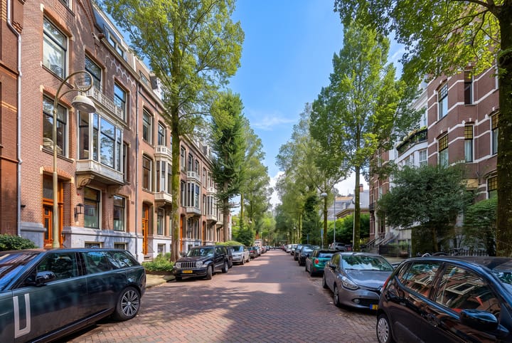 Photo 5 of Van Eeghenstraat 117-B