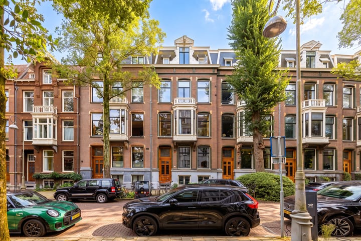 Photo 4 of Van Eeghenstraat 117-B
