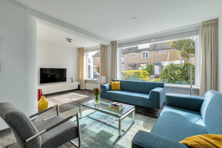 Tussenwoning te koop: Apollohof 78, Maastricht