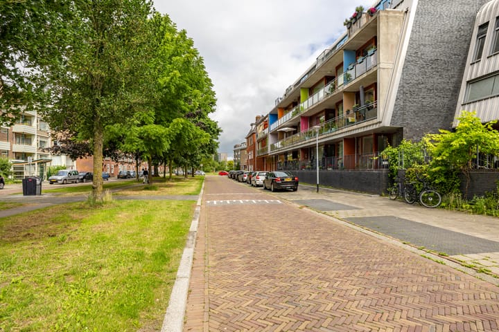 Appartement te koop: Rembrandt van Rijnstraat 111, Groningen