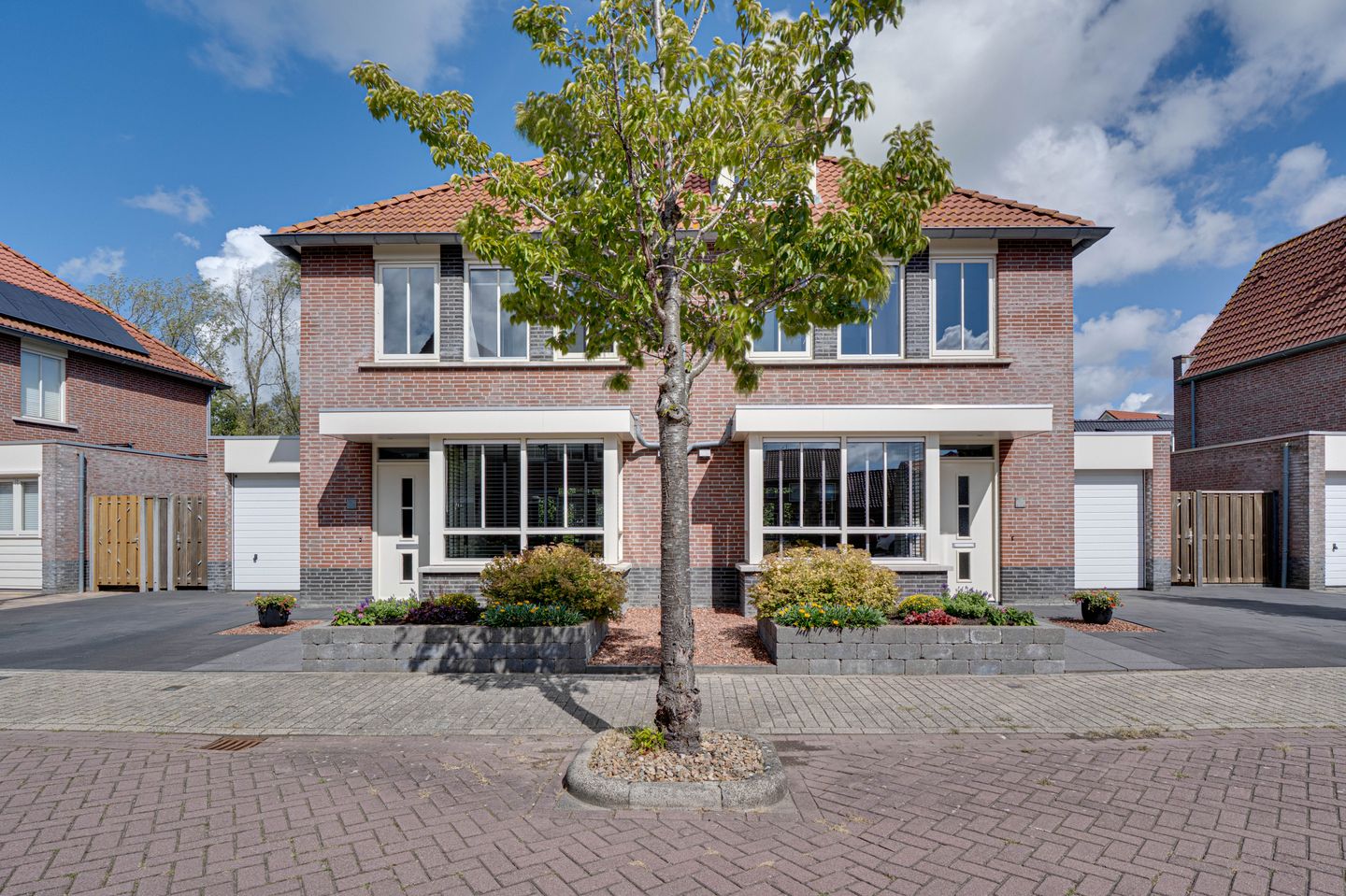 Foto 1 van Pastorietuin 12
