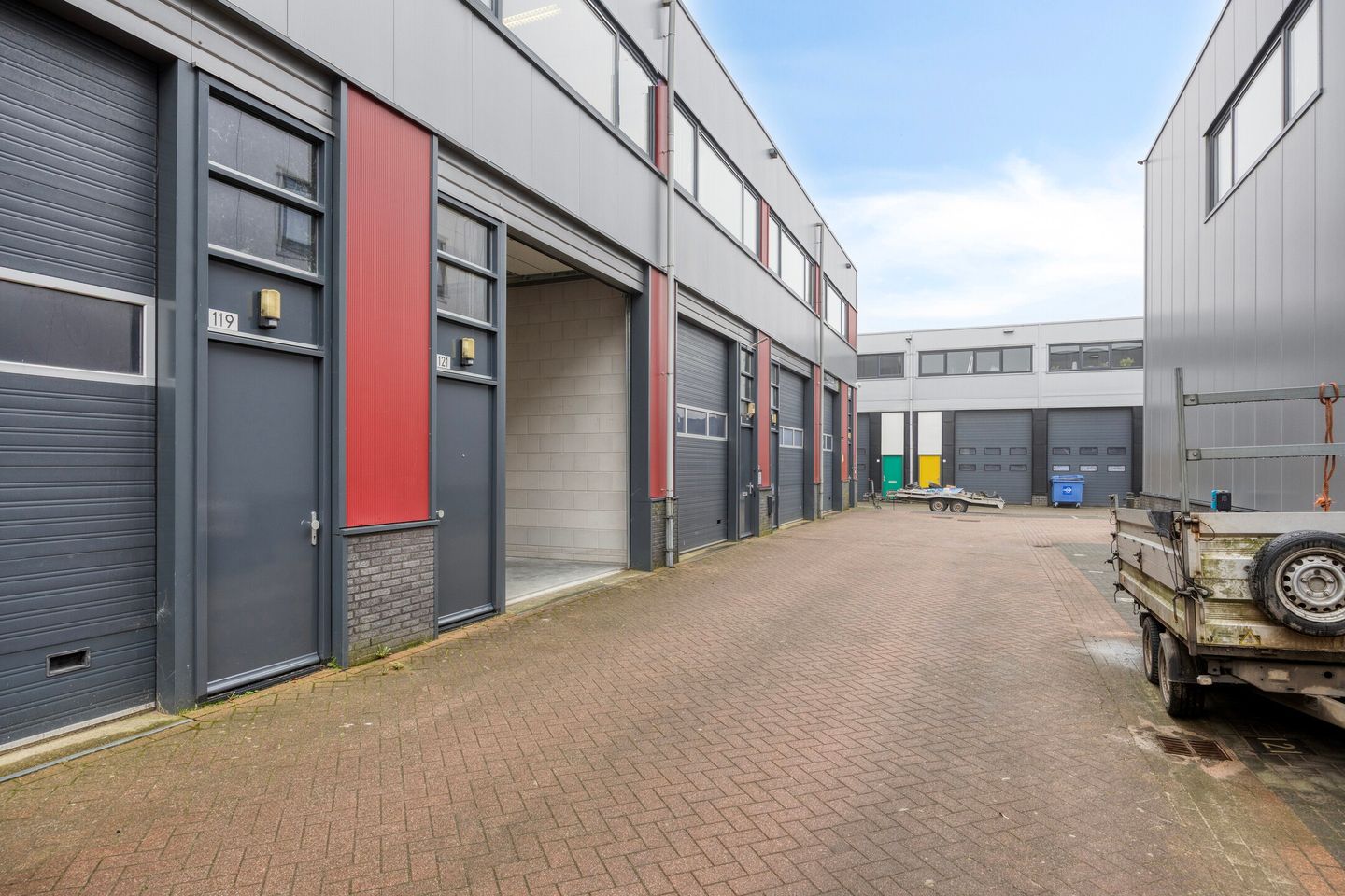 Bekijk foto 4 van Van 't Hoffstraat 121