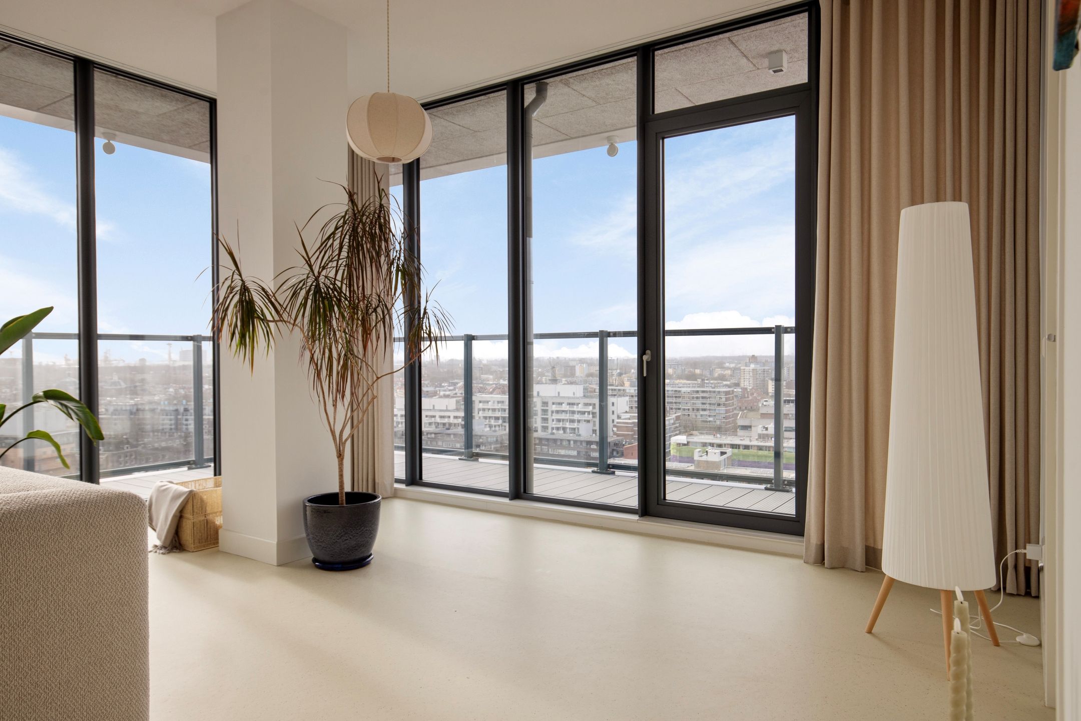 Photo 18 of Stationsplein 6-M9