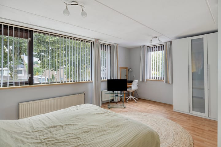 Hoekwoning te koop: Niklaasberg 1, Breda