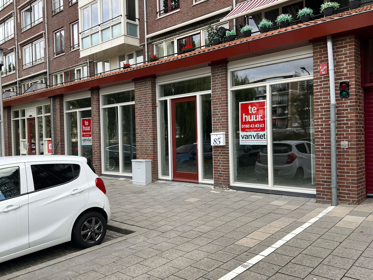 Bekijk foto 2 van Vechtstraat 85
