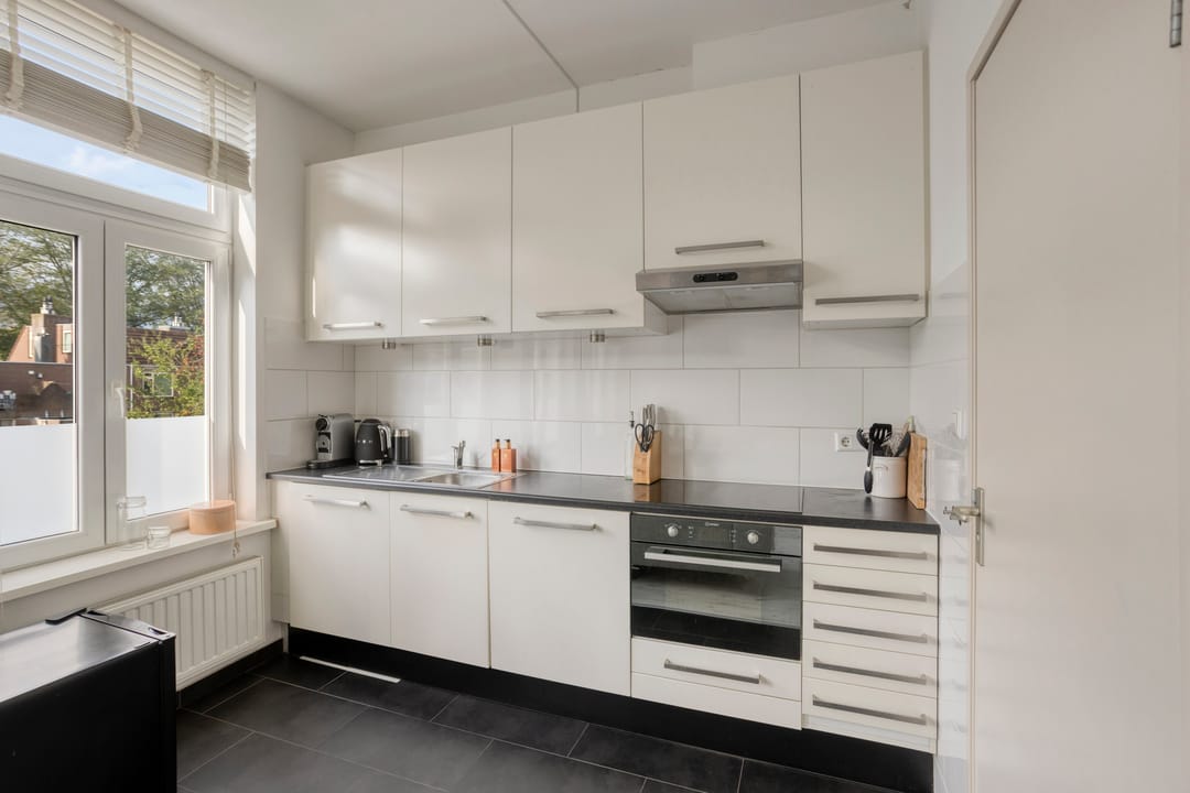 Photo 13 of Colensostraat 60-A