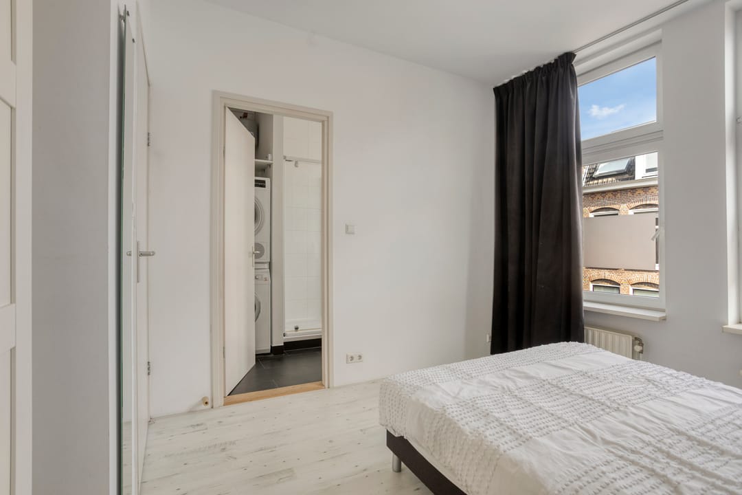 Photo 17 of Colensostraat 60-A