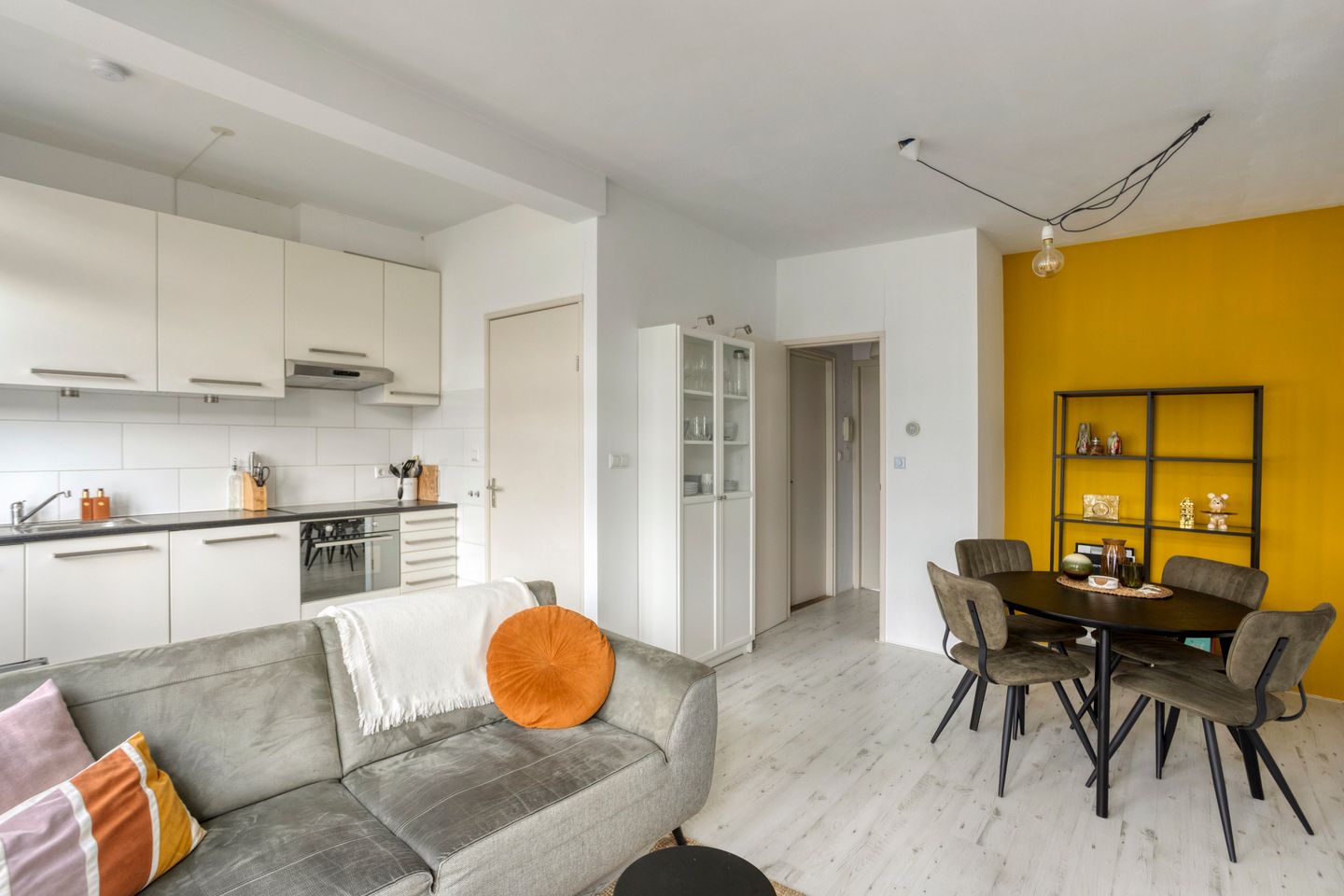 Photo 14 of Colensostraat 60-A
