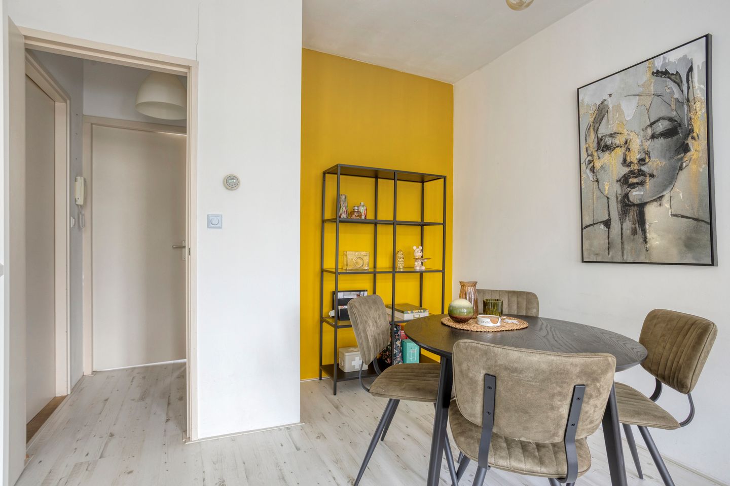 Photo 10 of Colensostraat 60-A