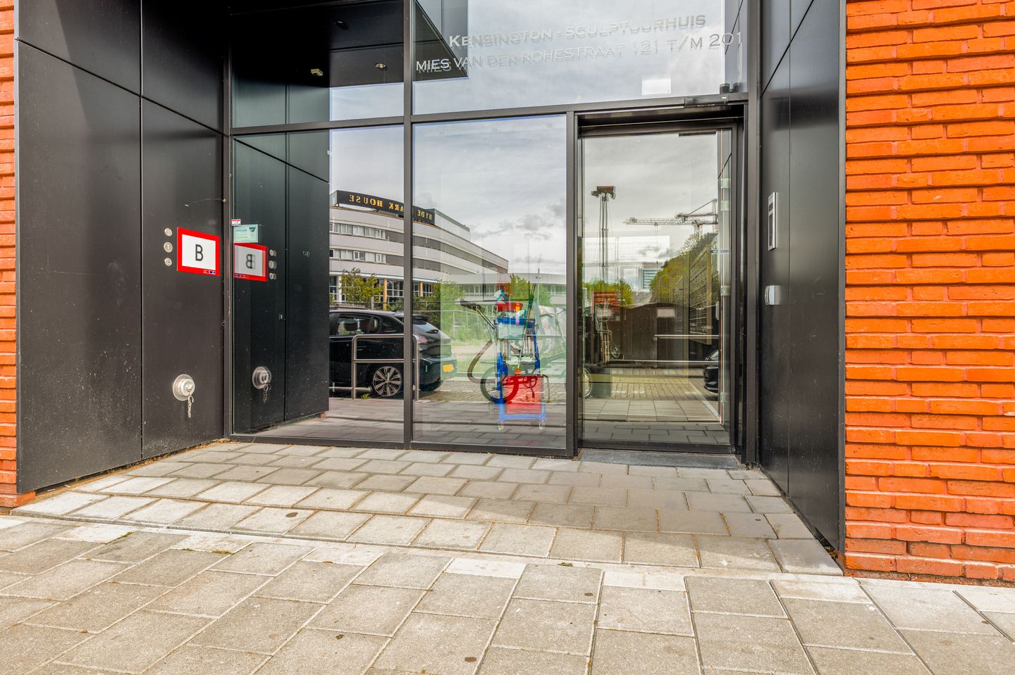 Photo 5 of Mies van der Rohestraat 141