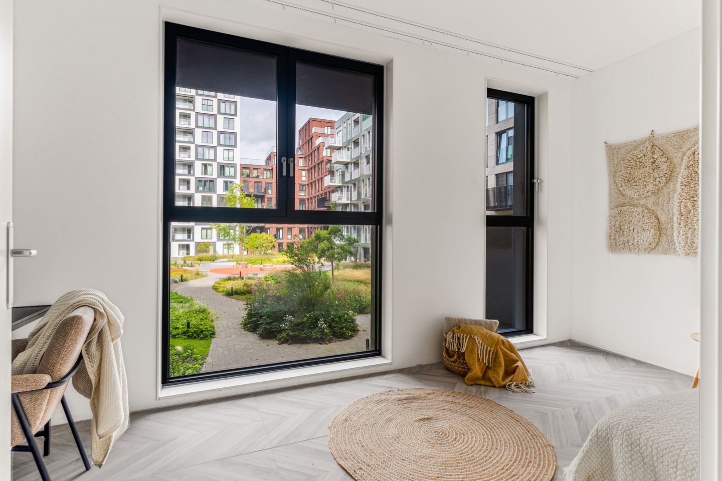 Photo 4 of Mies van der Rohestraat 141