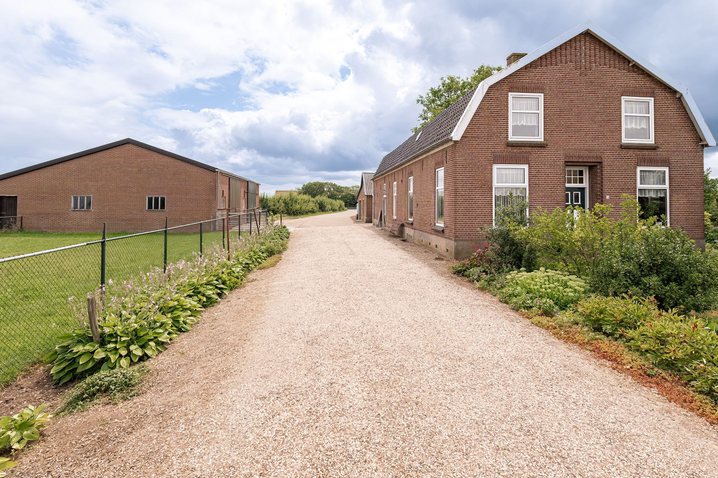 Bekijk foto 3 van Buitenweg 74