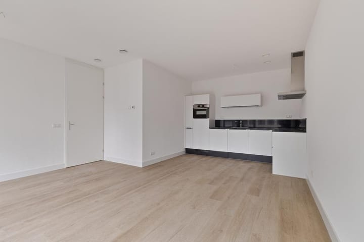 Appartement te huur: Niemeyerstraat 155, Hoofddorp