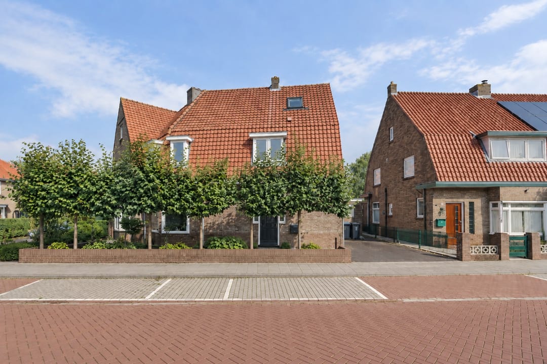 Photo 13 of Kamperfoeliestraat 30