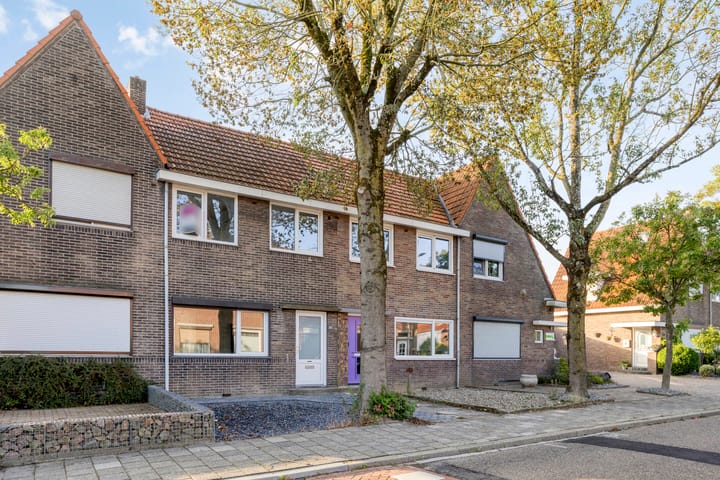 Tussenwoning te koop: Hovenstraat 16, Landgraaf