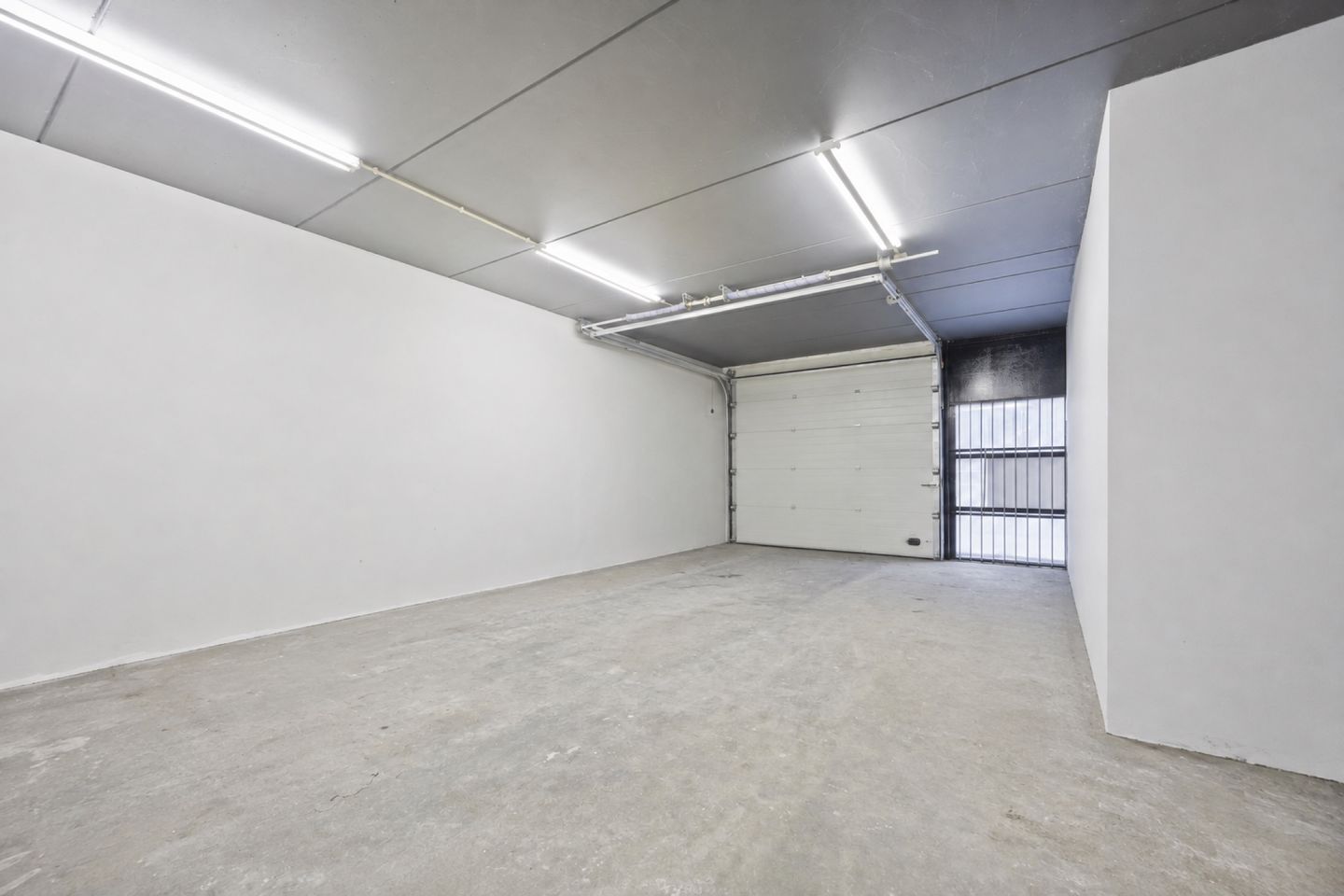 View photo 3 of Parallelweg 124-17