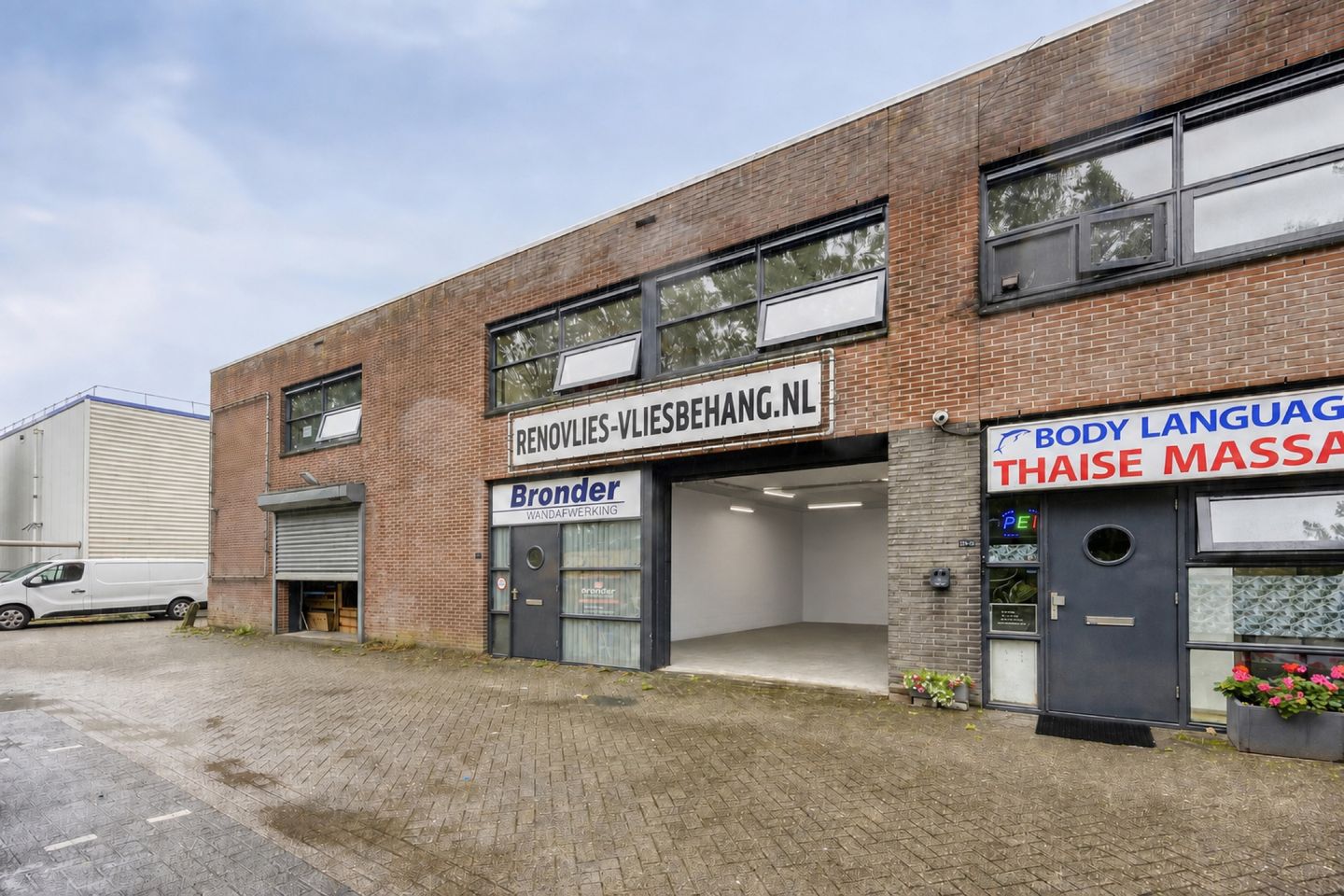View photo 4 of Parallelweg 124-17