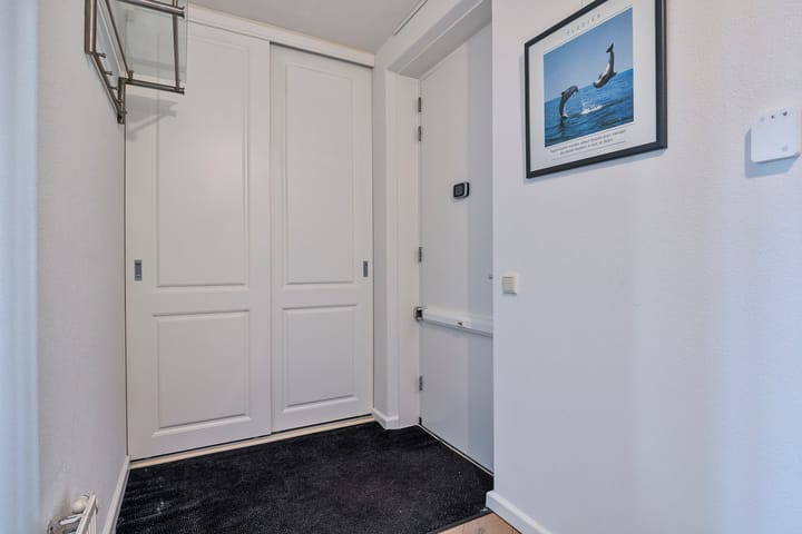 Appartement te koop: Beneluxlaan 669, Almere