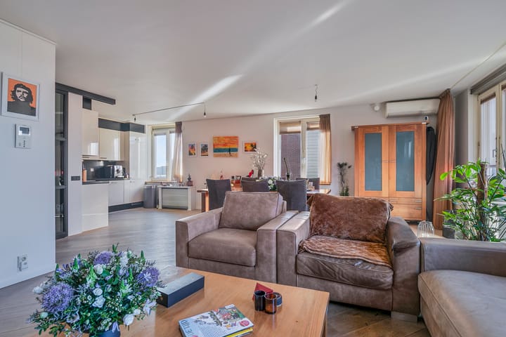 Appartement te koop: Beneluxlaan 669, Almere