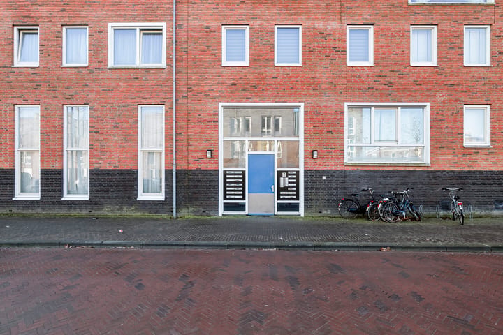 Appartement te koop: Beneluxlaan 669, Almere