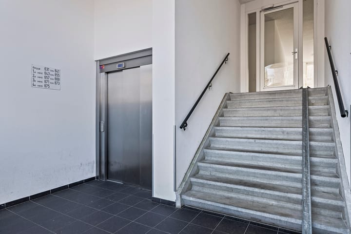 Appartement te koop: Beneluxlaan 669, Almere