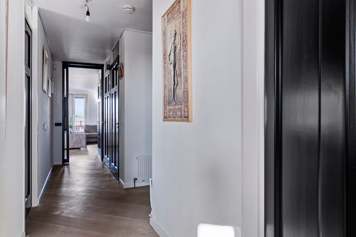 Appartement te koop: Beneluxlaan 669, Almere
