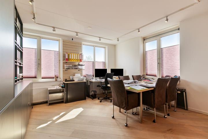 Appartement te koop: Beneluxlaan 669, Almere
